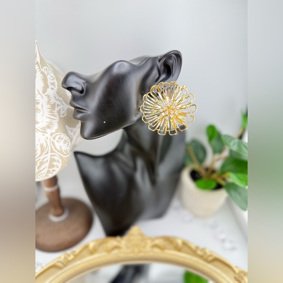 Statement Gold Flower Earrings with Cubic Zirconia – Bold Bloom Design - Picture 5 of 10